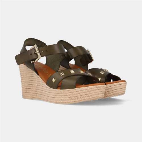 Sandalia cuña Tachas