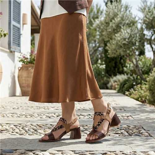 Sandalía tacón triangulo animal print de Vera Rebato